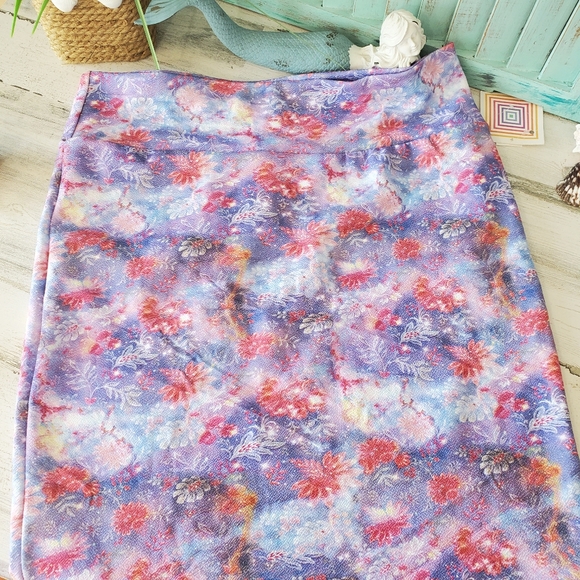 NWT LuLaRoe Plus Size Cassie Skirt    🥳Host Pick 🥳 - Picture 1 of 5